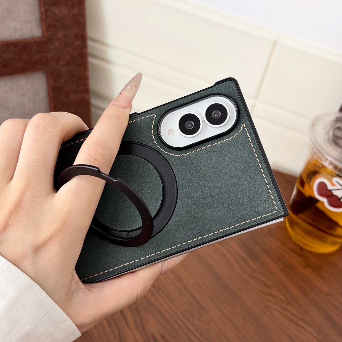 Luxe schapenvacht lederen tele - Magnetic Charging Stand recensie en prijs